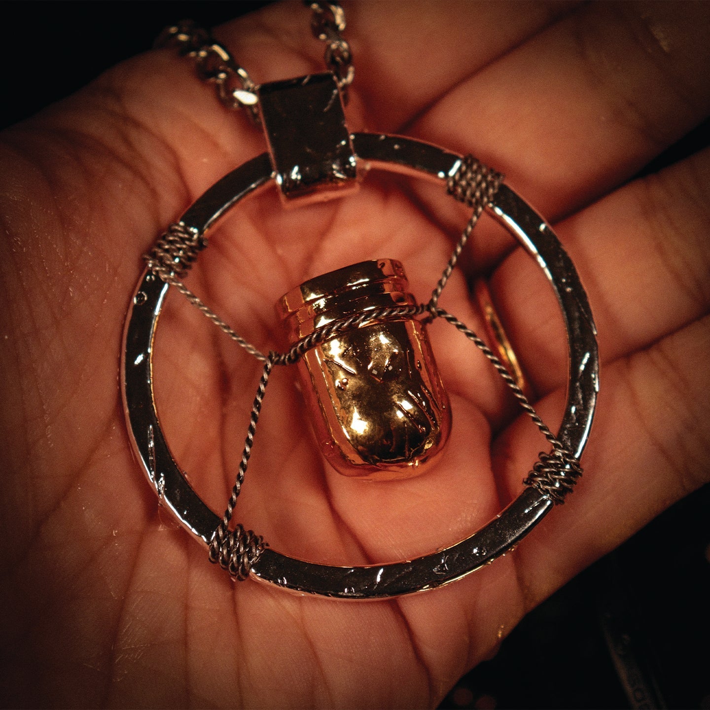 Objet collector Cyberpunk 2077 - V’s Bullet Necklace – Precious Metal VariantRObjet collector Cyberpunk 2077 - V’s Bullet Necklace – Precious Metal VariantéObjet collector Cyberpunk 2077 - V’s Bullet Necklace – Precious Metal VariantpObjet collector Cyberpunk 2077 - V’s Bullet Necklace – Precious Metal VariantlObjet collector Cyberpunk 2077 - V’s Bullet Necklace – Precious Metal VariantiObjet collector Cyberpunk 2077 - V’s Bullet Necklace – Precious Metal VariantqObjet collector Cyberpunk 2077 - V’s Bullet