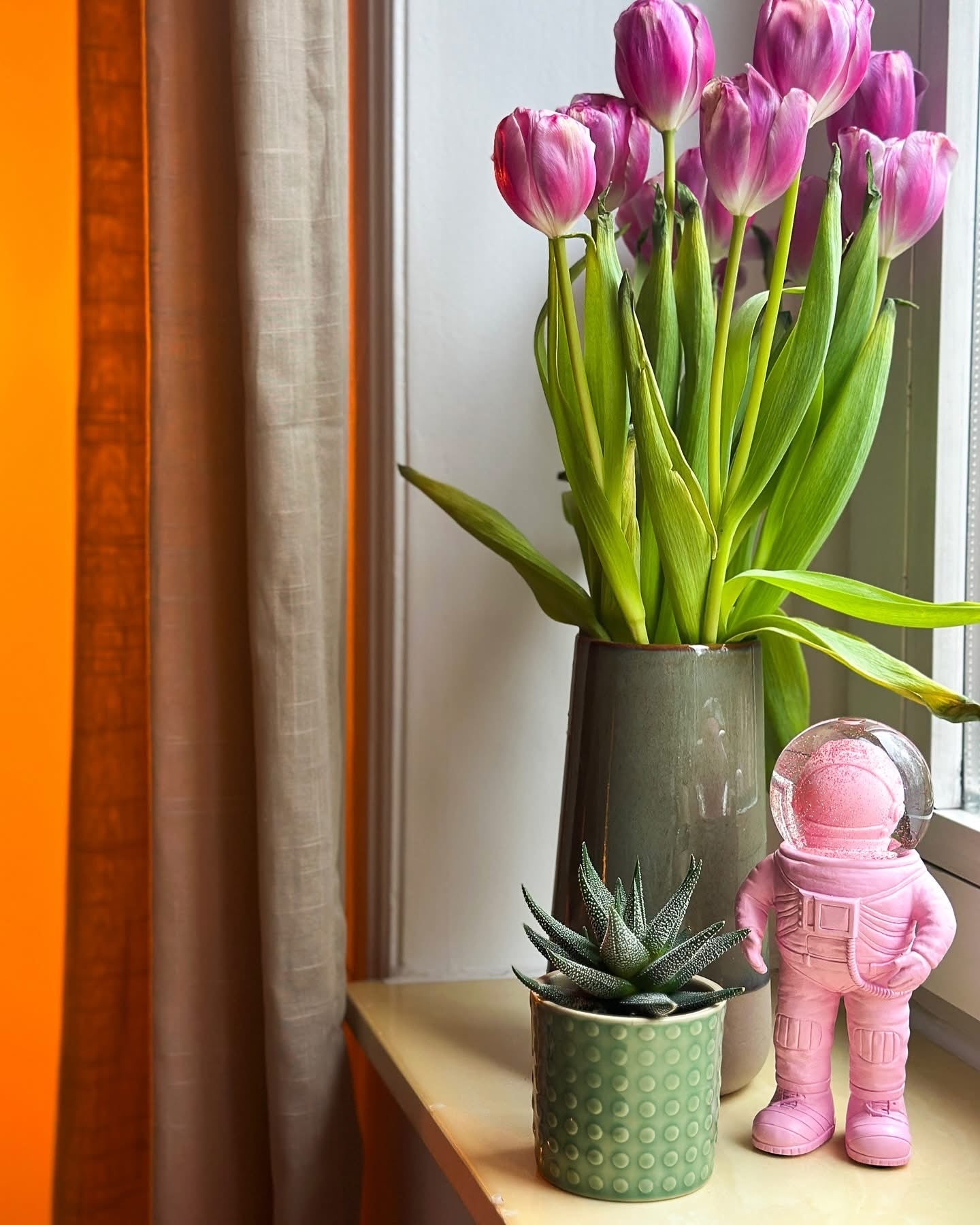 Schneekugel „Rosa Astronaut“