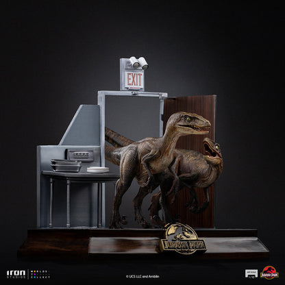 Statue Raptors an der Küchentür – Jurassic Park – Art Scale 1/10 – Jurassic World