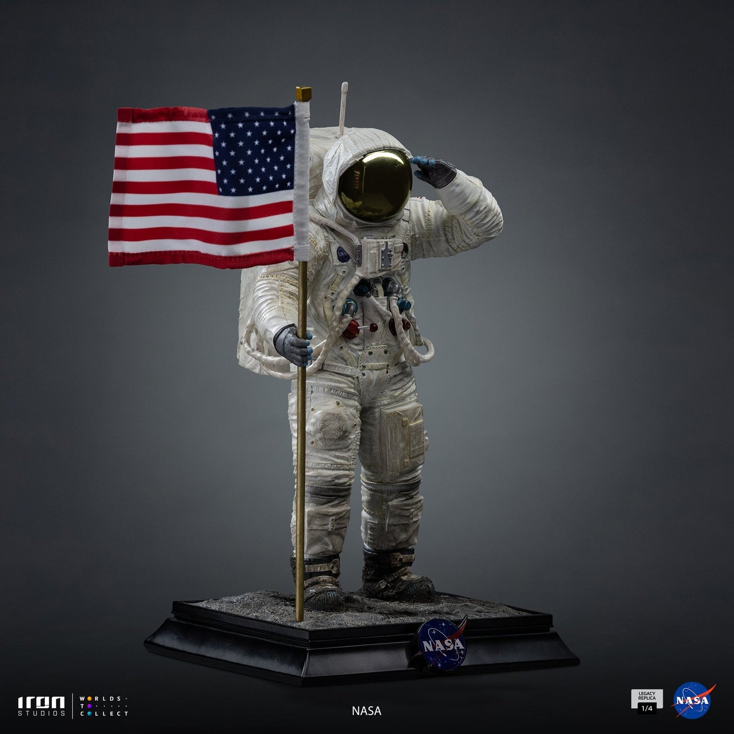 Apollo 11 Astronaut Statue - Nasa - Legacy Replica 1/4