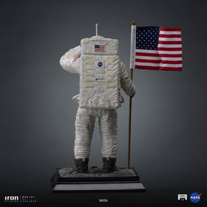 Apollo 11 Astronaut Statue - Nasa - Legacy Replica 1/4