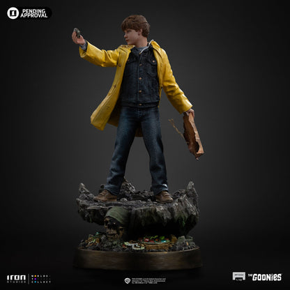 Mikey Walsh Statue - The Goonies - Art Scale 1/10