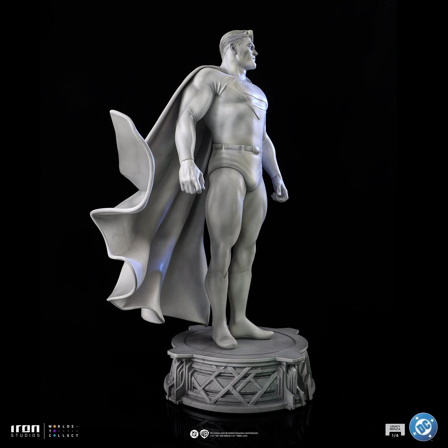 Superman Statue (Marble Version) - DC Trinity - Legacy Replica 1/4 - DC Comics