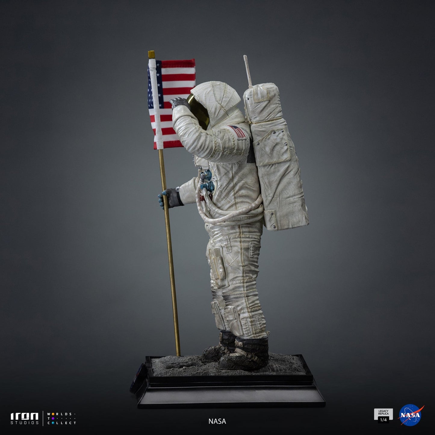 Apollo 11 Astronaut Statue - Nasa - Legacy Replica 1/4