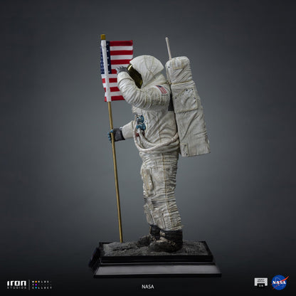 Apollo 11 Astronaut Statue - Nasa - Legacy Replica 1/4