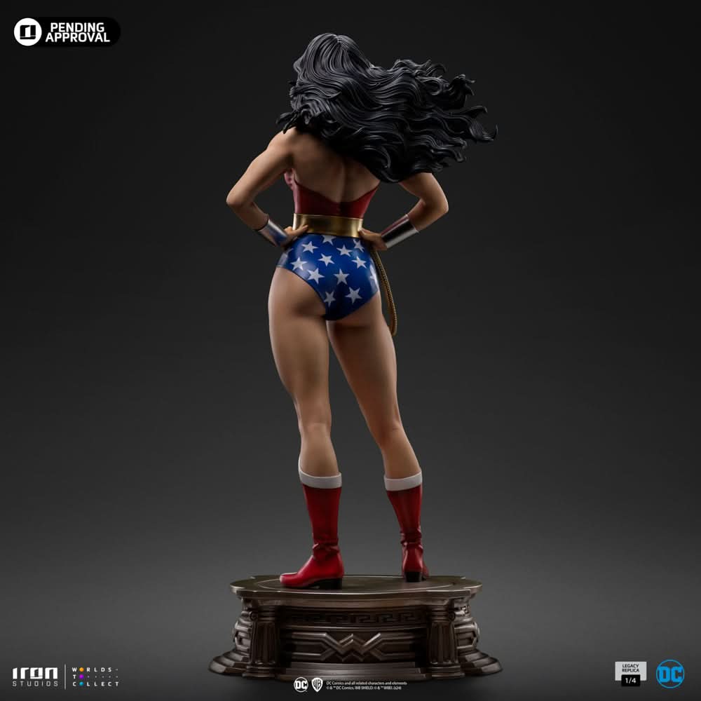 Wonder Woman Statue - DC Trinity - Legacy Replica 1/4 - DC Comics