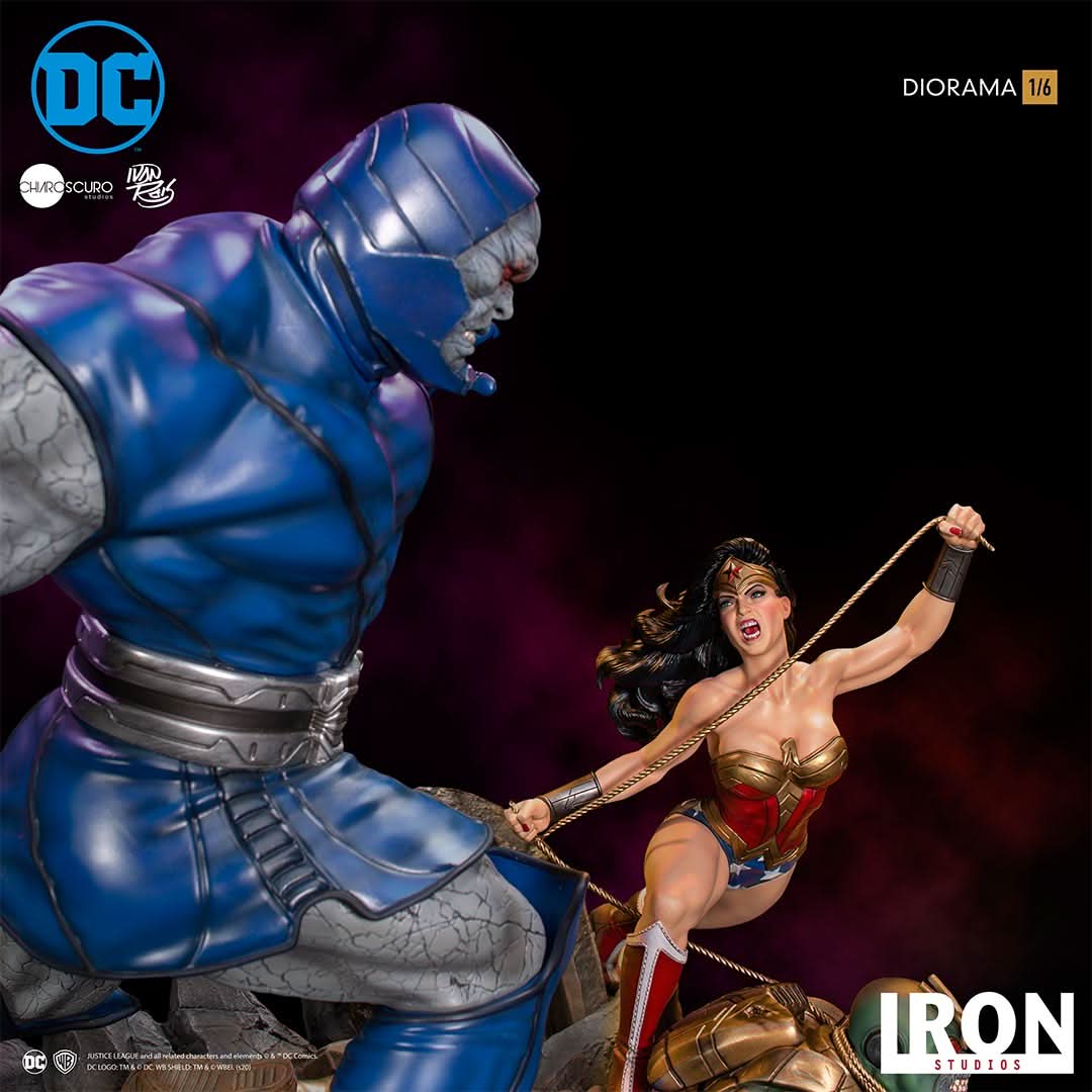 Statue Wonder Woman vs. Darkseid von Ivan Reis - DC Comics - Diorama 1/6