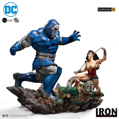 Statue Wonder Woman vs. Darkseid von Ivan Reis - DC Comics - Diorama 1/6