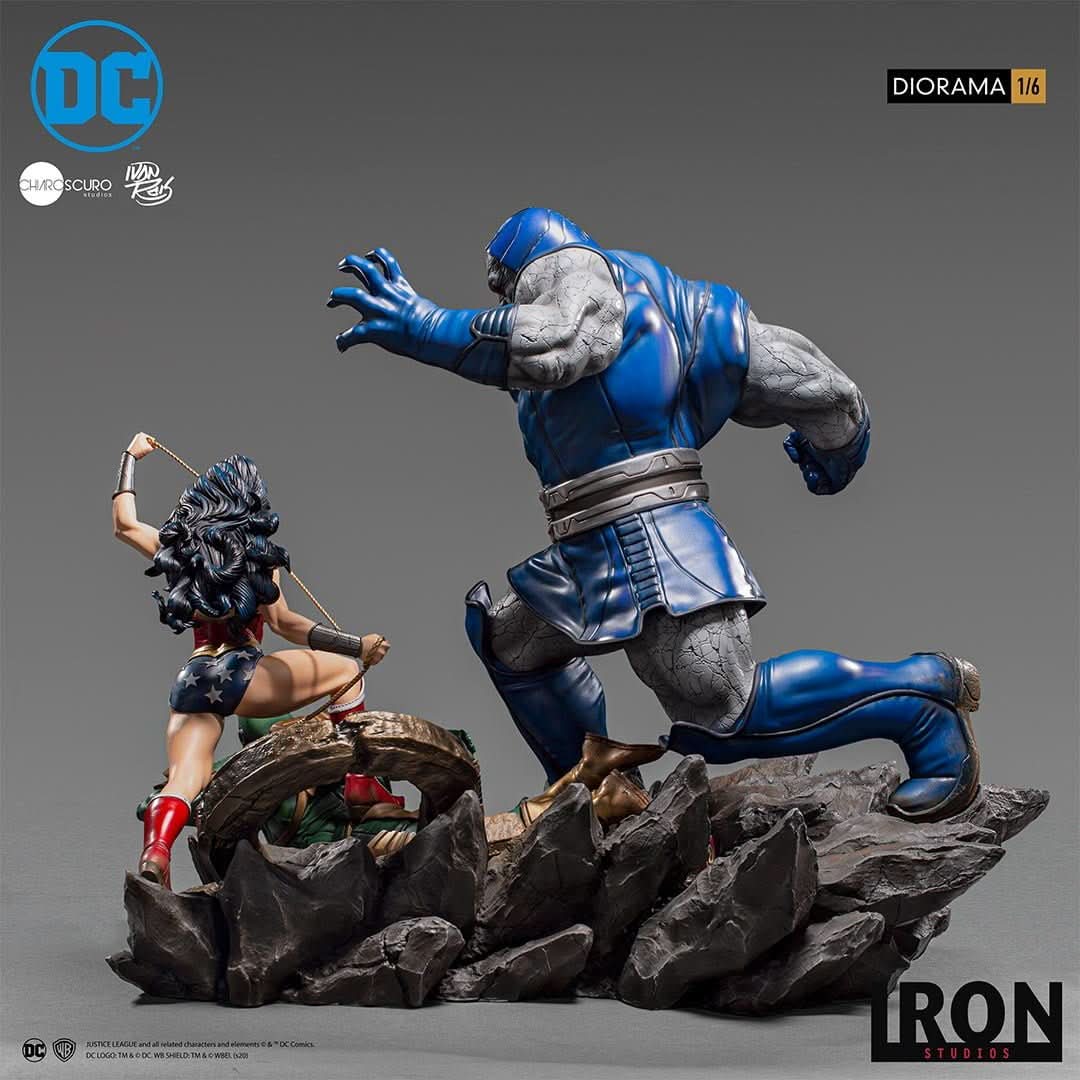 Statue Wonder Woman vs. Darkseid von Ivan Reis - DC Comics - Diorama 1/6