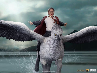 Harry Potter and Buckbeak Statue - Harry Potter - Art Scale 1/10