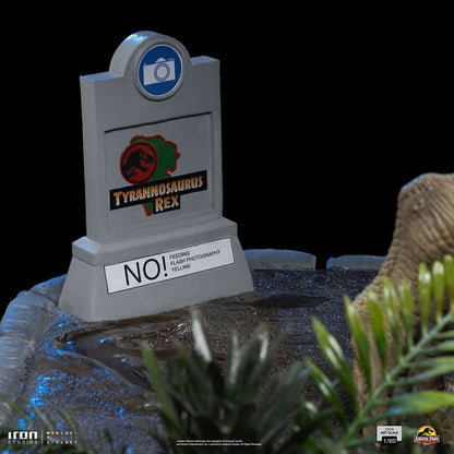 Statue T-Rex Attack Donald Gennaro - Jurassic Park - Demi Maßstab 1/20