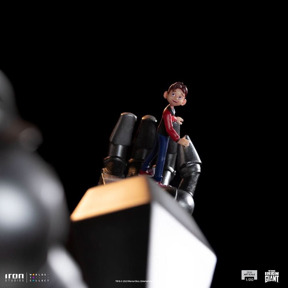 Statue Iron Giant und Hogarth Hughes - Der Gigant aus dem All - Maßstab 1:20 - Alien