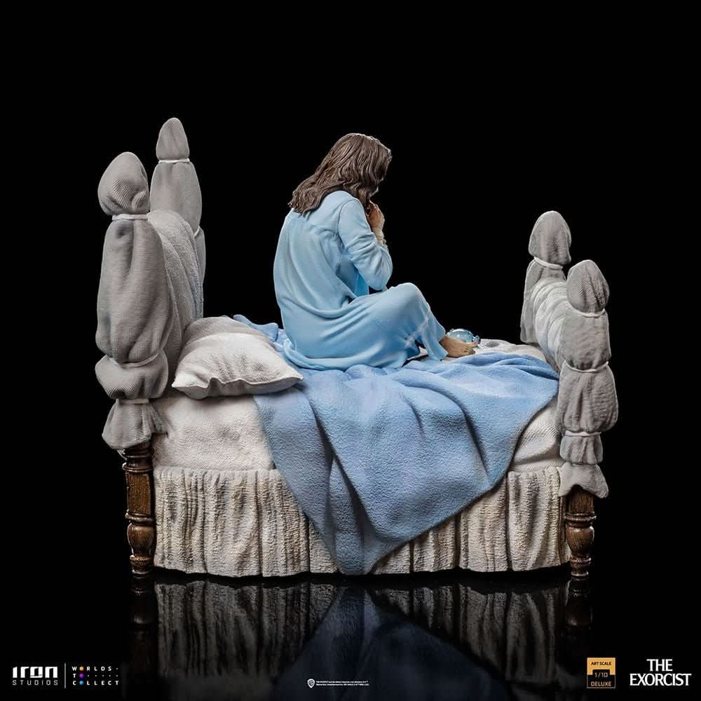 Possessed Regan McNeil Statue - The Exorcist - Art Scale 1/10