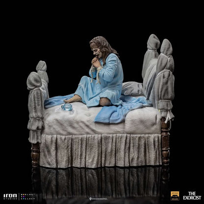 Possessed Regan McNeil Statue - The Exorcist - Art Scale 1/10