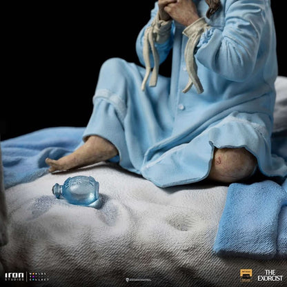 Possessed Regan McNeil Statue - The Exorcist - Art Scale 1/10