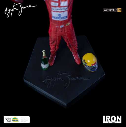 Statue Ayrton Senna 1988 Großer Preis von Japan – Kunstmaßstab 1:10