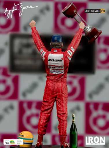 Statue Ayrton Senna 1988 Großer Preis von Japan – Kunstmaßstab 1:10
