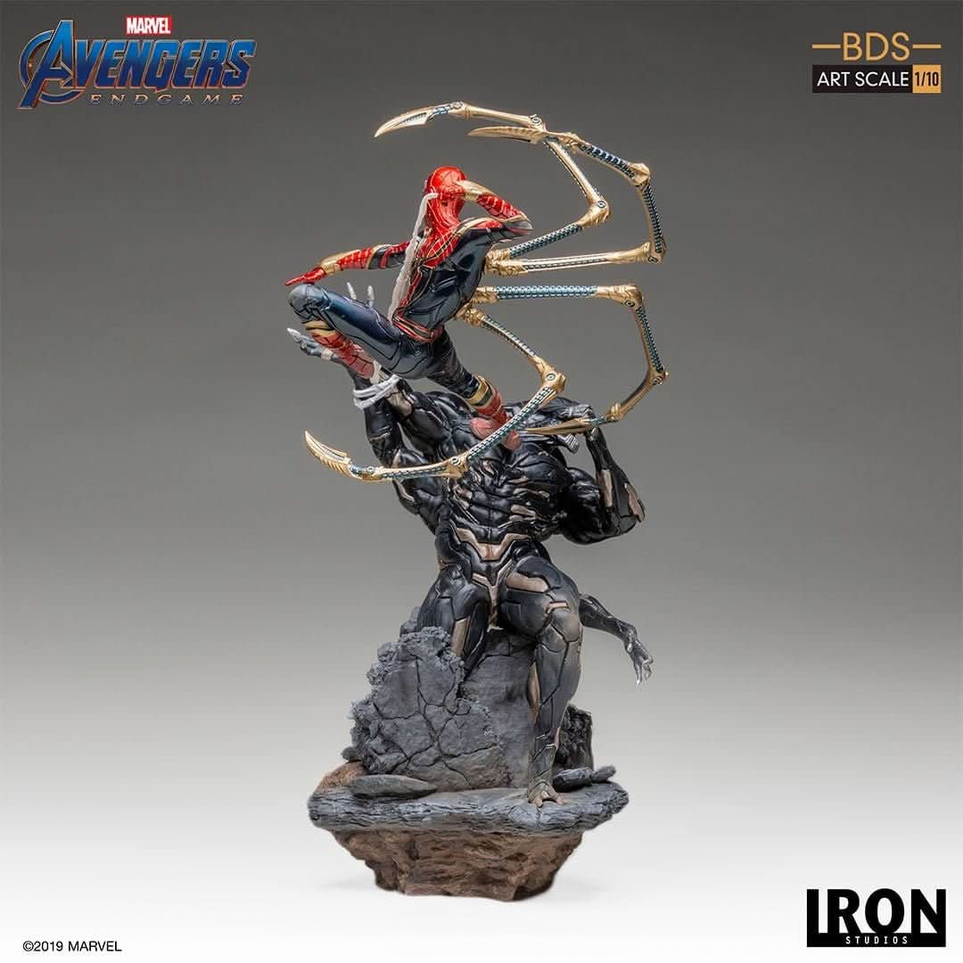 Statue Iron Spider Vs Outrider - Avengers: Endgame - Art Scale - Marvel Comics