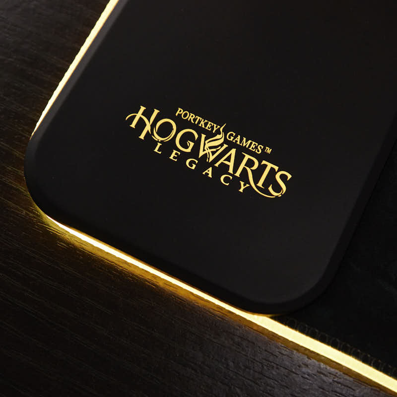 Hogwarts Legacy – Übergroße Gaming-Matte & Mobiles Ladegerät