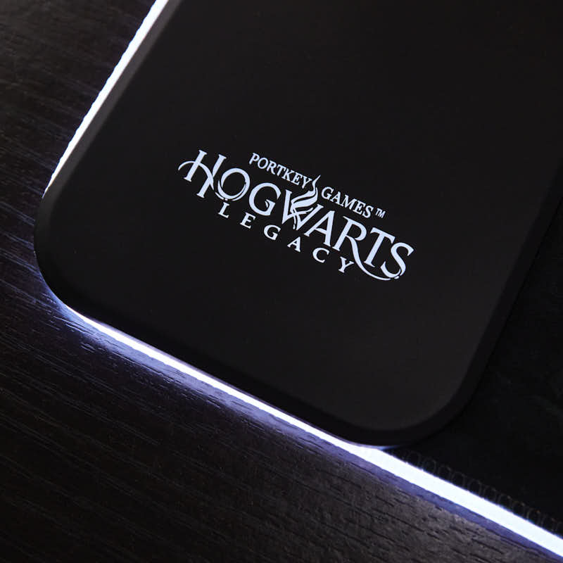 Hogwarts Legacy – Übergroße Gaming-Matte & Mobiles Ladegerät