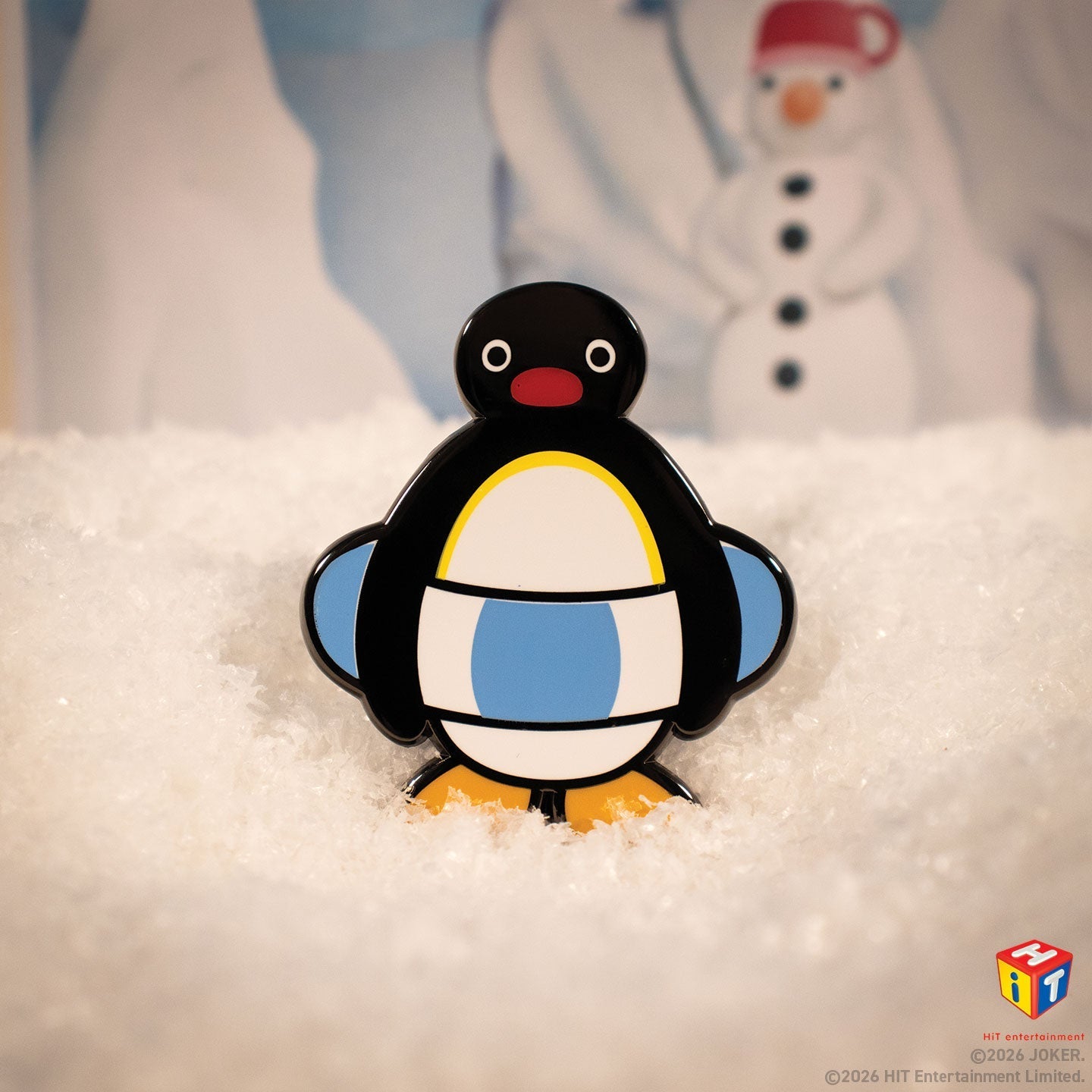 Display de 12 blind boxes Pingu - pin’s mystère - mise en situation 10