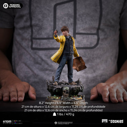 Mikey Walsh Statue - The Goonies - Art Scale 1/10