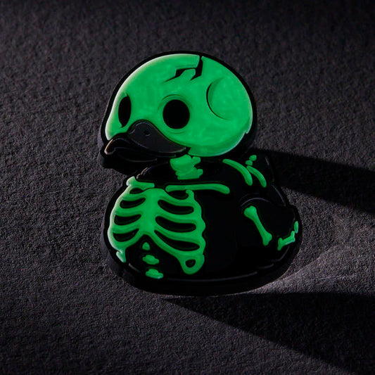 Pin's TUBBZ Numskull – Squelette phosphorescent – visuel 3